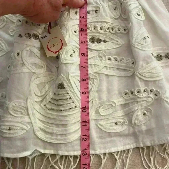 Raga Womens White Mini Nomad embosed appliqué miniskirt small NEW - Picture 12 of 13